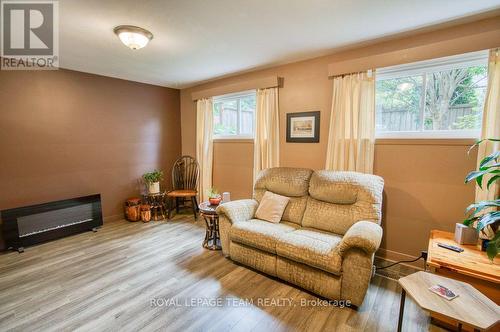 Family room on lower level - 220 Ancaster Avenue, Ottawa, ON 