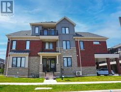 9 CROWN GATE Oakville, ON L6M 0W8