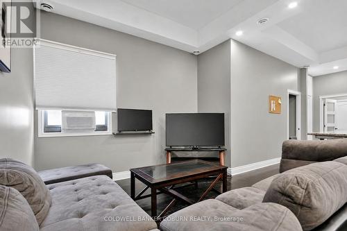 698 Cooper Street, Ottawa, ON 