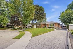 15 LINTON PLACE  Kitchener, ON N2B 2K1