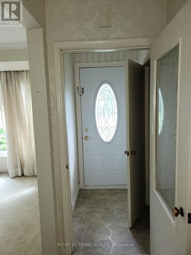 MAIN - 260 PARK HOME AVENUE , Toronto, Ontario M1T 0B5 3