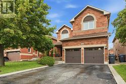 3 NATIONAL CRESCENT Brampton, ON L7A 1H1