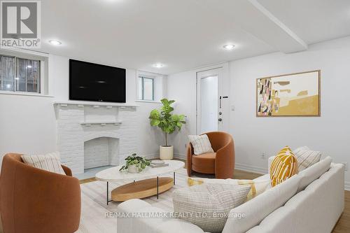 LOWER - 483 PARKSIDE DRIVE , Toronto, Ontario M6R 2Z9 4