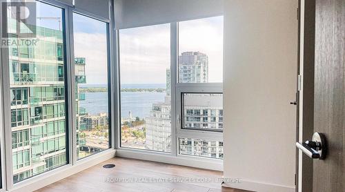3205 - 1 CONCORD CITYPLACE WAY , Toronto, Ontario M5V 0X3 3