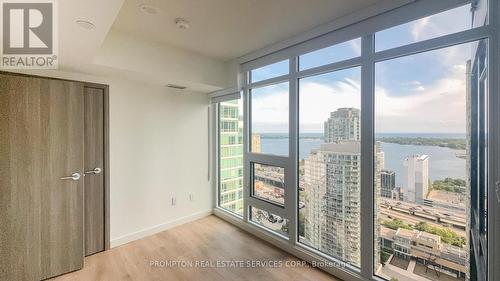 3205 - 1 CONCORD CITYPLACE WAY , Toronto, Ontario M5V 0X3 5