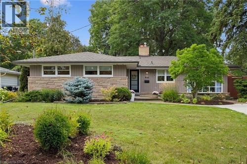 142 STONYBROOK Drive  Kitchener, ON N2M 4L7