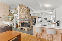 169 Ch. du Lac-Ouimet Mont-Tremblant, QC J8E 1T2