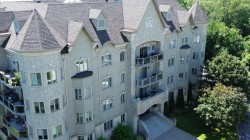 Façade - 