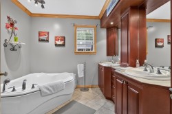 Salle de bains attenante à la CCP - 