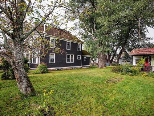 61 Victoria Street W, Amherst, NS 