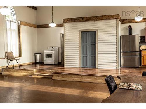 10563 Highway 2, Springhill, NS 