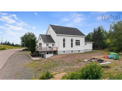 10563 Highway 2, Springhill, NS 