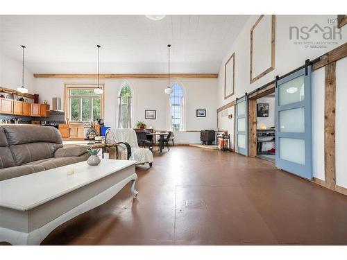 10563 Highway 2, Springhill, NS 