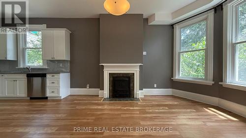 2 - 290 CENTRAL AVENUE , London East (East F), Ontario N6B 2C8 4