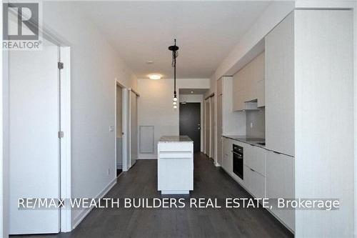 505 - 1990 BLOOR STREET W , Toronto, Ontario M6P 3L1 3