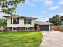 3189 Mulberry COURT Windsor, ON N8R 2A4