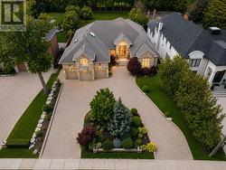 16 BOYLE DRIVE Richmond Hill, ON L4C 6C9