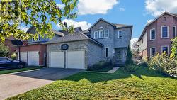 133 CARDINAL STREET Barrie, ON L4M 6G2