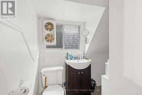 4 pc bathroom w shower/tub combo. - 277 Arlington Avenue, Ottawa, ON 