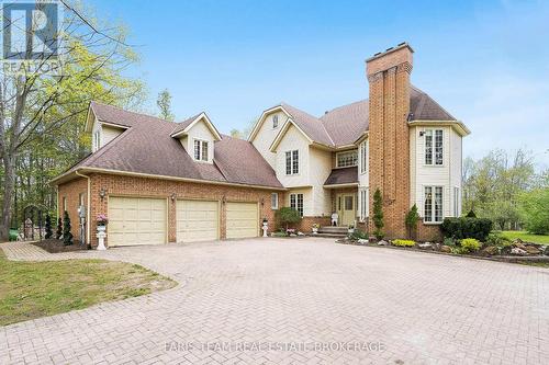 4 MILLS CIRCLE  Springwater, ON L9X 0J7