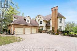 4 MILLS CIRCLE Springwater, ON L9X 0J7