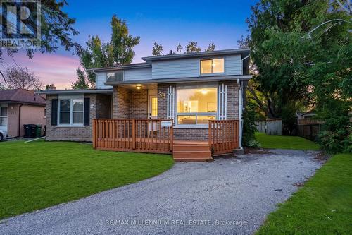 33B COLLEGE CRESCENT  Barrie, ON L4M 2W4