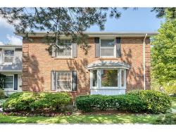 7-8402 LITTLE RIVER Windsor, ON N8S 2B5