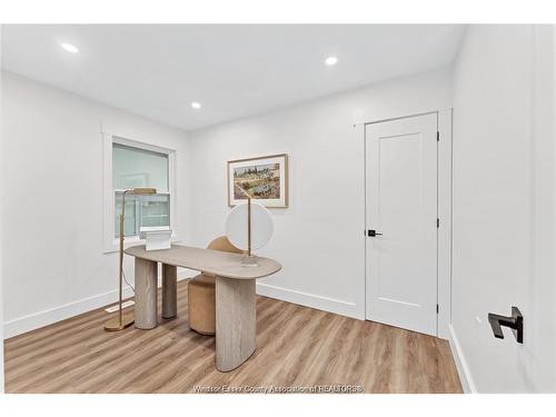 994 Isabelle, Windsor, ON 