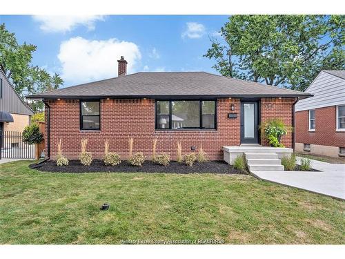 994 Isabelle, Windsor, ON 