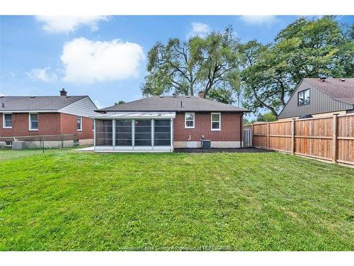 994 Isabelle, Windsor, ON 