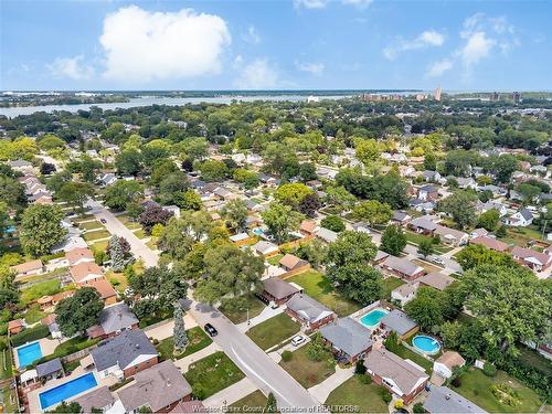 994 Isabelle, Windsor, ON 