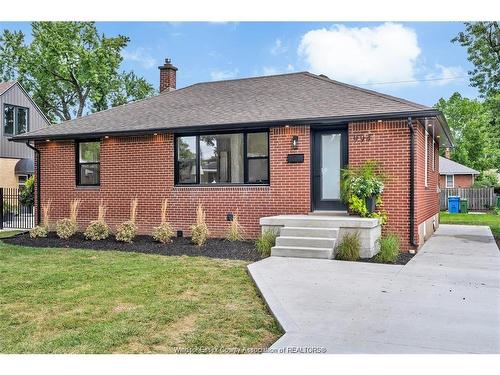 994 Isabelle, Windsor, ON 