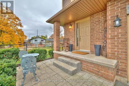 5052 CASSANDRA DRIVE , Lincoln (Beamsville), Ontario L3J 0M5 4