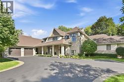 534 ANN Avenue  Burlington, ON L7T 2S6