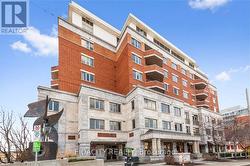 302 - 320 MCLEOD STREET Ottawa, ON K2P 1A3