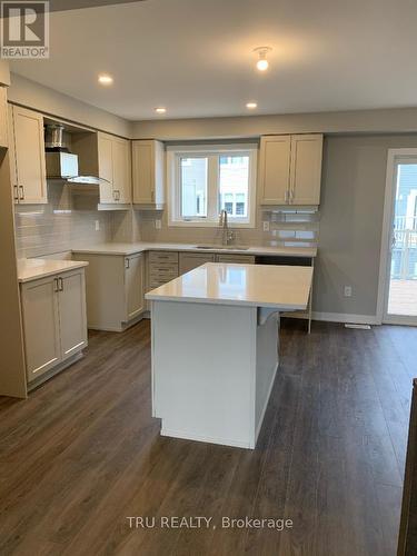 32 LIMNOS LANE N , Ottawa, Ontario K2S 0V5 3