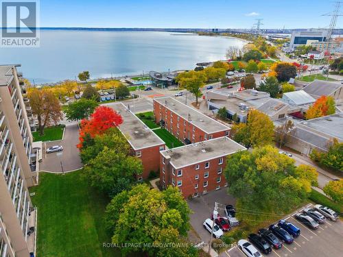 15 - 1351 LAKESHORE ROAD  Burlington, ON L7S 1B1
