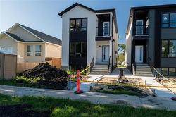 1922 Bannatyne AVE  Winnipeg, MB R2R 0B3