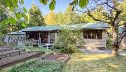 180 Gabriola Cres Gabriola Island, BC V0R 1X1