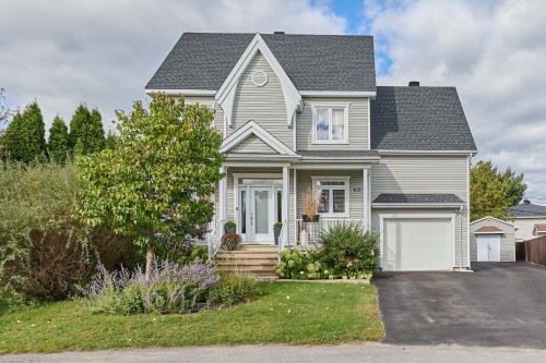 7981 Rue des Géraniums  Terrebonne (La Plaine), QC J7M 2J8