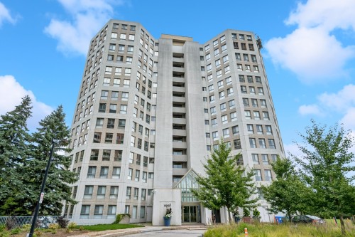 508-8050 Boul. St-Laurent  Brossard, QC J4X 2P1