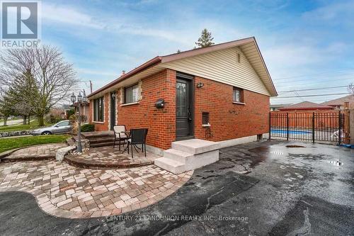 371 ELIZABETH STREET , Oshawa, Ontario L1J 5S7 2