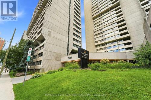 909 - 500 LAURIER AVENUE W  Ottawa, ON K1R 5E1