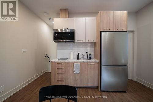 LANEWAY APARTMENT - 23 ROSS STREET , Toronto, Ontario M5T 1Z8 2