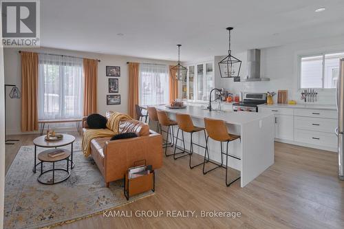 29 1/2 GRAPEVIEW DRIVE , St. Catharines, Ontario L2S 2W4 4