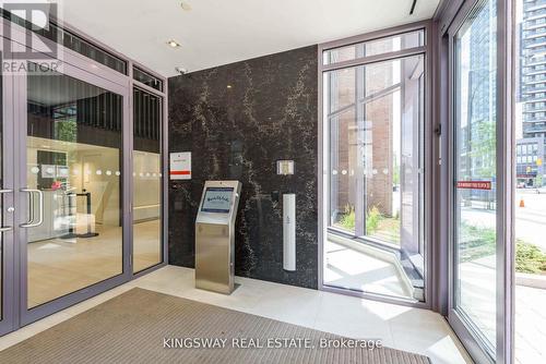 3203 - 4065 CONFEDERATION PARKWAY , Mississauga, Ontario L5B 0L4 4