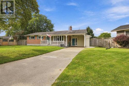6 GLENGROVE CIRCLE  St. Catharines (Glendale/Glenridge), ON L2T 2Y9