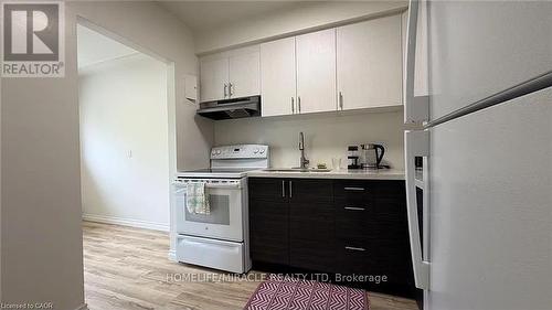 202 - 206 INDIAN ROAD , Kitchener, Ontario N2B 2S9 4