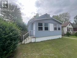1045 OXFORD STREET E  London East, ON N5Y 3L1