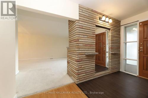 41 COMMONS DRIVE , Toronto, Ontario M1T 1E3 3